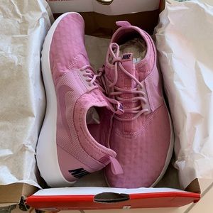 New in Box NIB Women’s Size 10 Nike Juvenate Running Shoes Sneakers!  Never worn